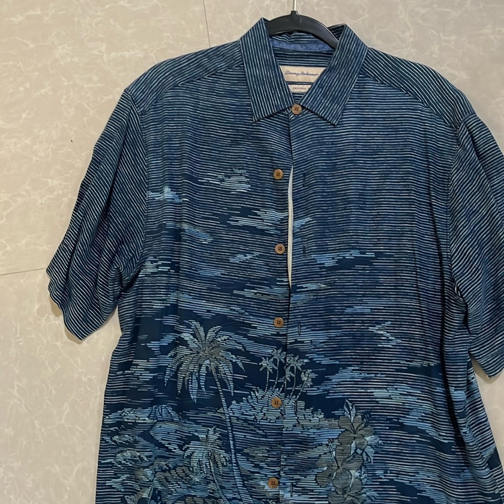 Tommy Bahama knit button down shirt